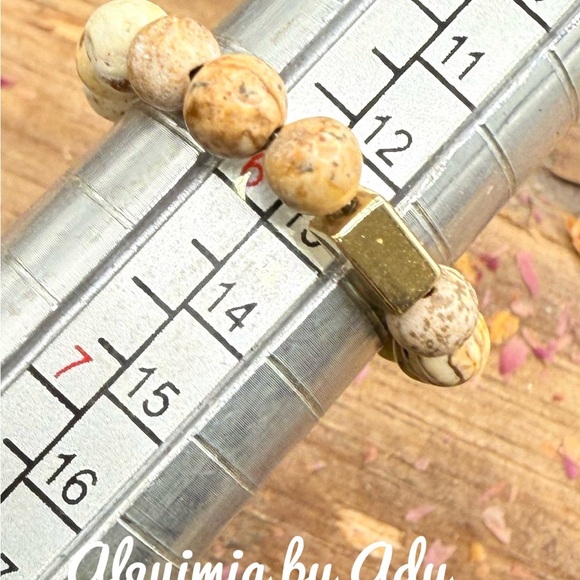 Alquimia Cream and Gold Ring with Elegant Design - Picture 2 of 2